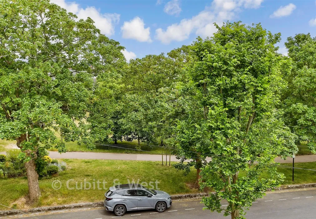Views To Front - Cleveland Road, Brighton, East Sussex - Wards of Kent