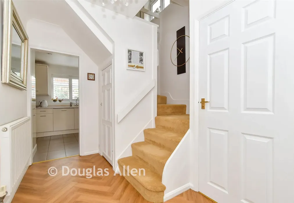 Hallway - Wingletye Lane, Hornchurch, Essex - Wards of Kent