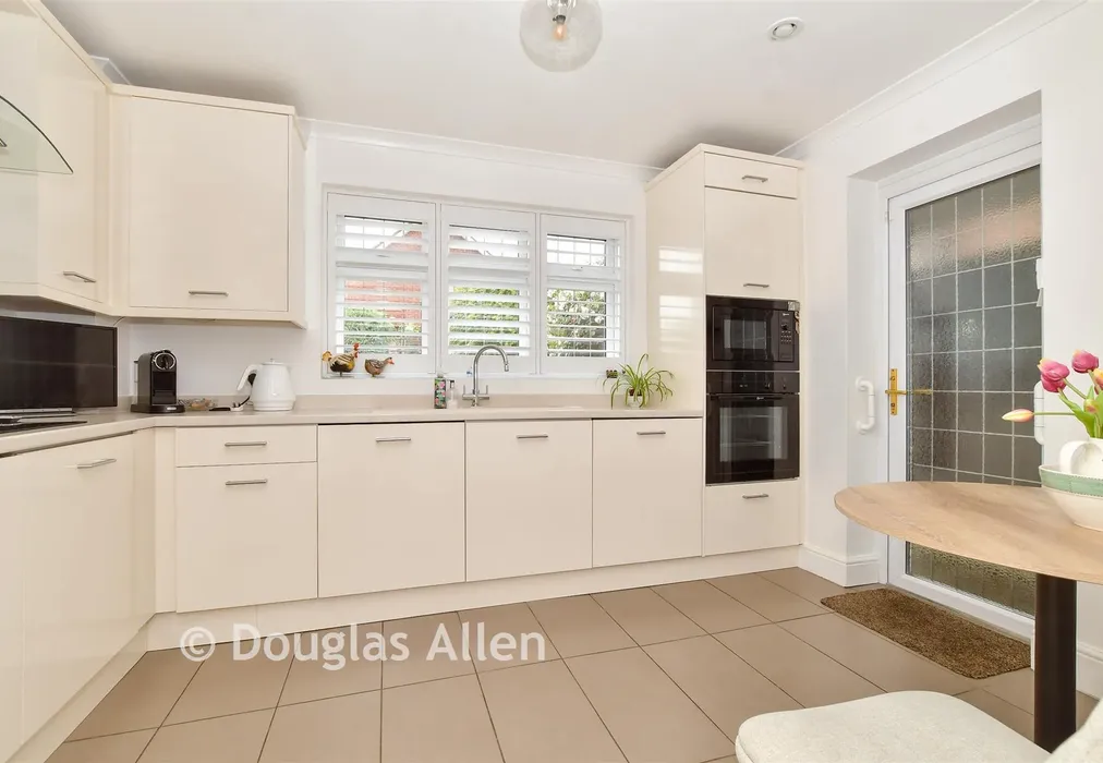 Kitchen - Wingletye Lane, Hornchurch, Essex - Wards of Kent