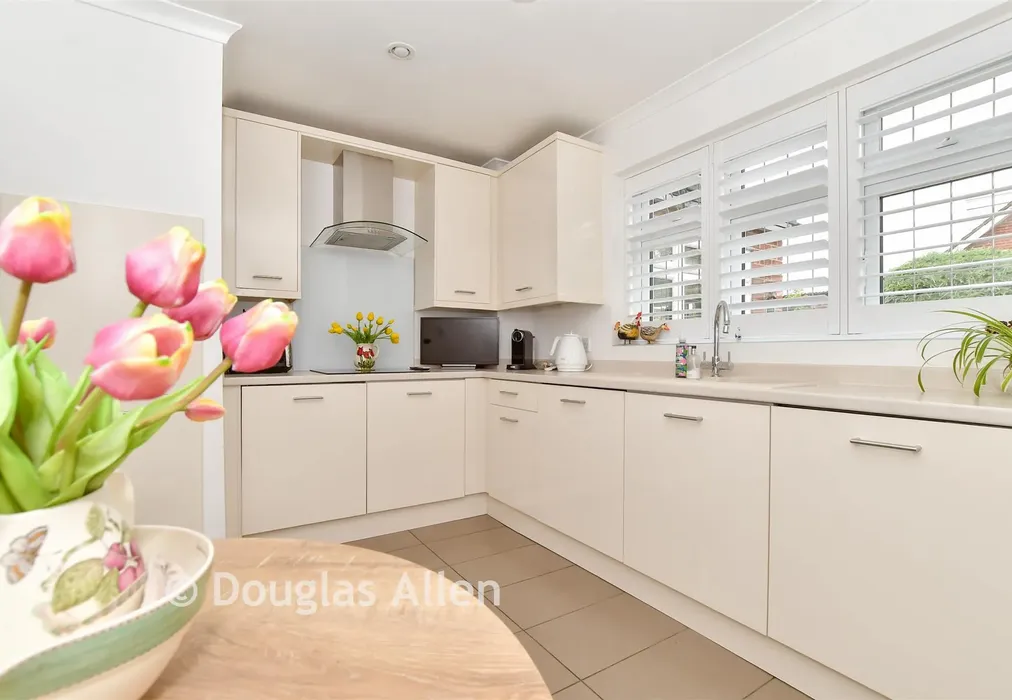 Kitchen - Wingletye Lane, Hornchurch, Essex - Wards of Kent