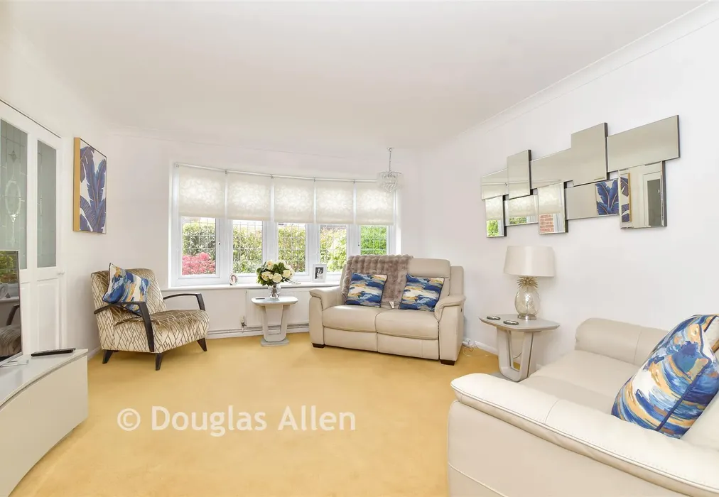 Lounge - Wingletye Lane, Hornchurch, Essex - Wards of Kent