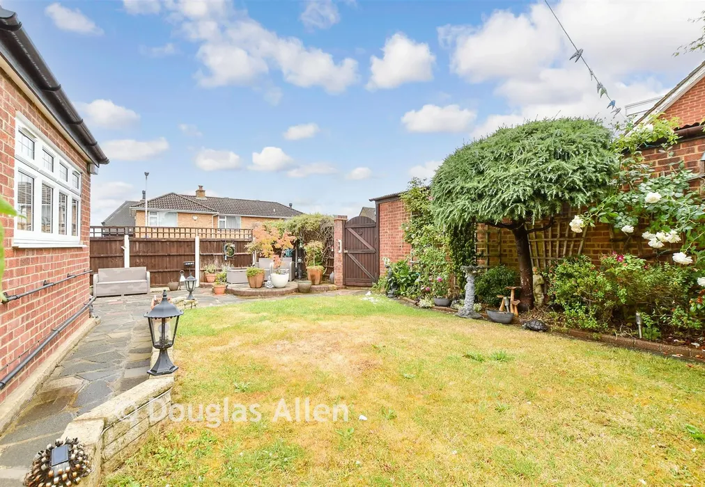 Rear Garden - Wingletye Lane, Hornchurch, Essex - Wards of Kent