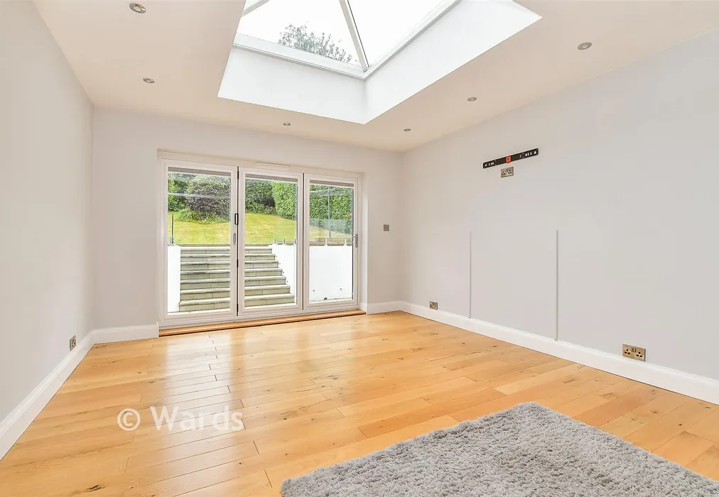 Lounge/ Diner - London Road, Hythe, Kent - Wards of Kent