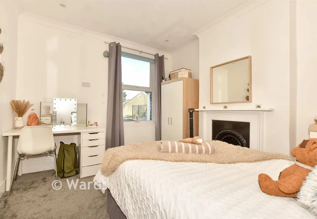Bedroom 3 - Cherry Tree Avenue, Dover, Kent - Wards of Kent