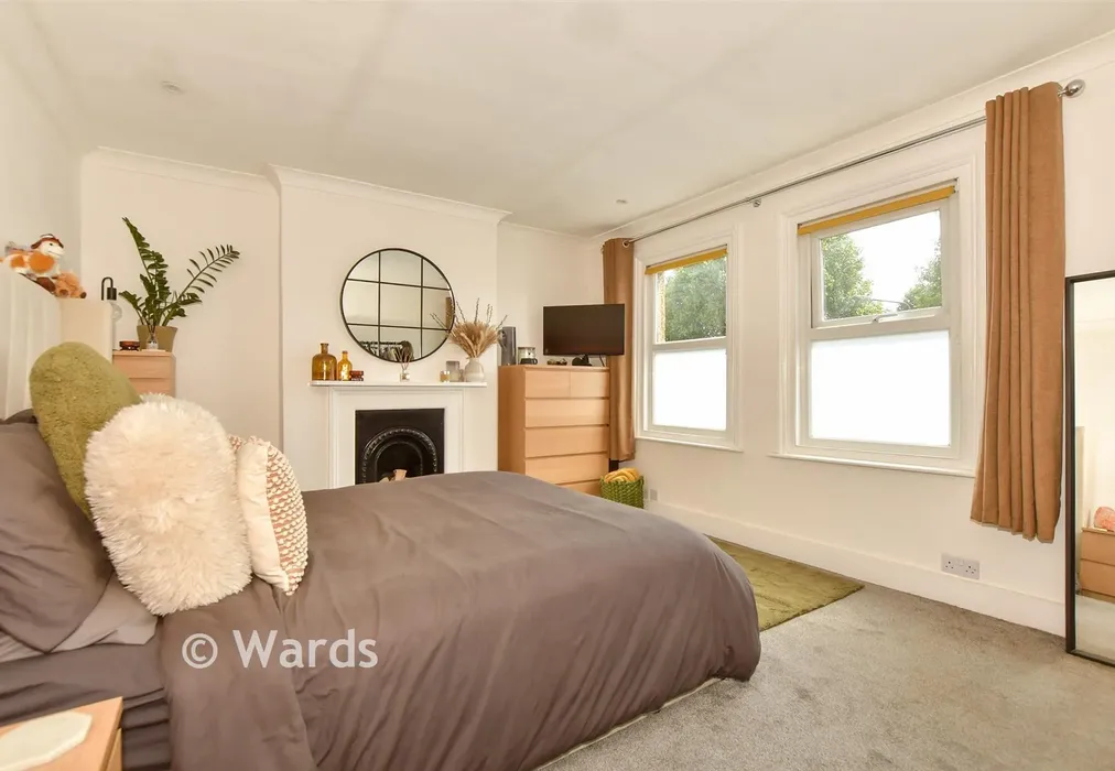 Bedroom 2 - Cherry Tree Avenue, Dover, Kent - Wards of Kent