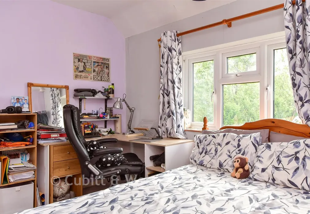 Internal Lifestyle Photograph - Elsted Crescent, Hollingbury, Brighton, East Sussex - Wards of Kent