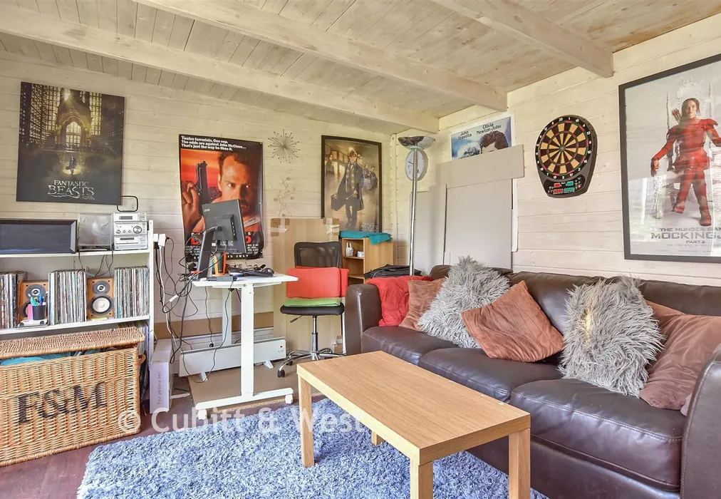 External Feature - Elsted Crescent, Hollingbury, Brighton, East Sussex - Wards of Kent