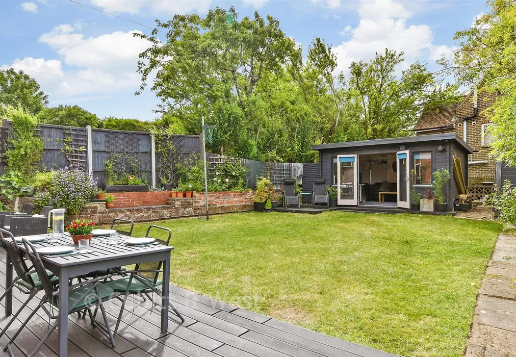 Rear Garden - Elsted Crescent, Hollingbury, Brighton, East Sussex - Wards of Kent