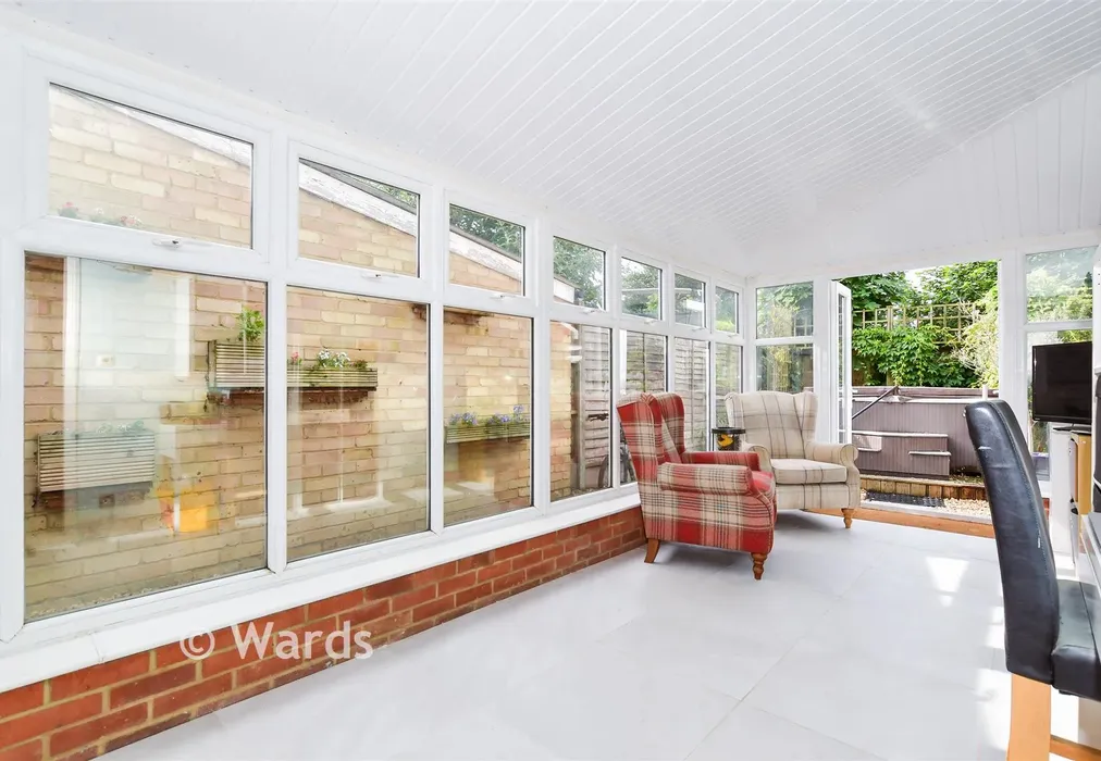 Garden Room - Cobdown Close, Ditton, Aylesford, Kent - Wards of Kent