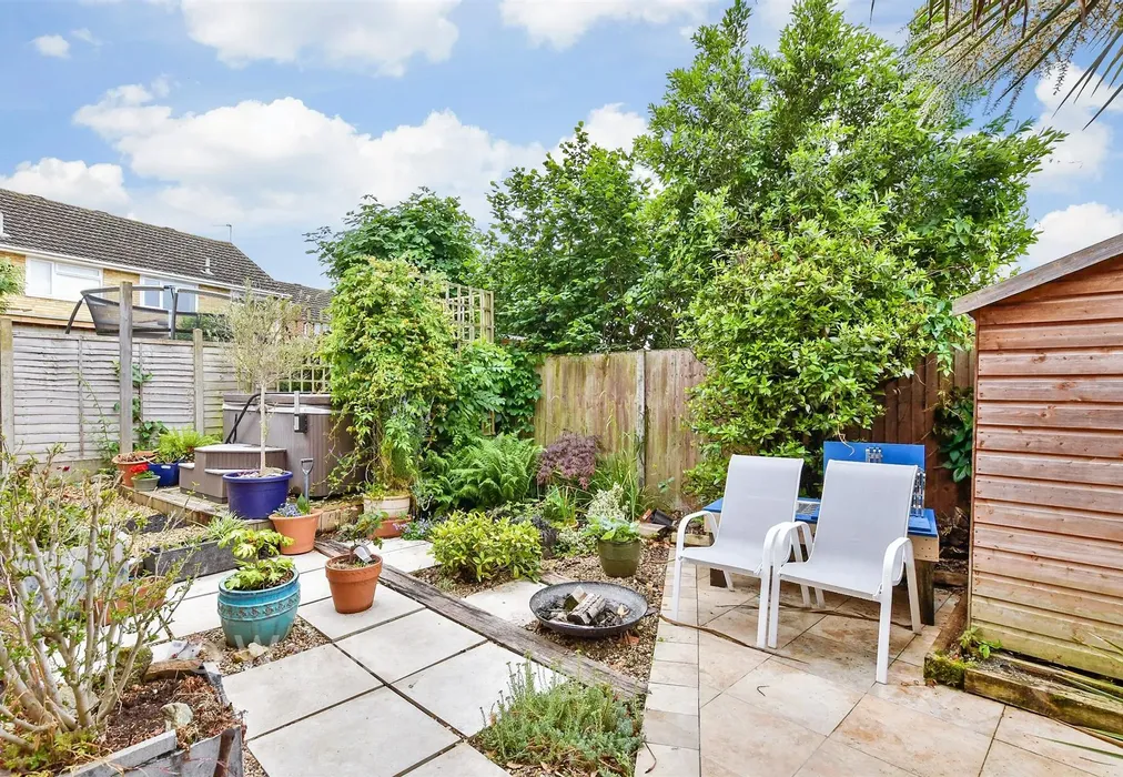 Rear Garden - Cobdown Close, Ditton, Aylesford, Kent - Wards of Kent
