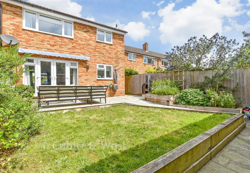 Rear Garden - Cranleigh Mead, Cranleigh, Surrey - Wards of Kent