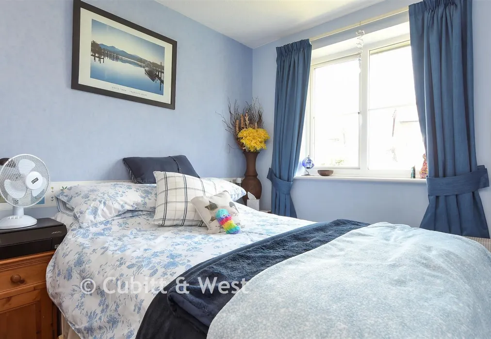 Bedroom 2 - Banstead Road, Caterham, Surrey - Wards of Kent