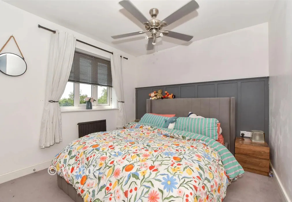 Bedroom 1 - de Montfort Drive, Sellindge, Kent - Wards of Kent