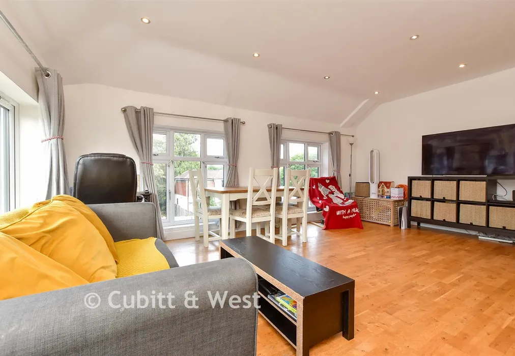 Lounge/Diner - Avenue Road, Sutton, Surrey - Wards of Kent