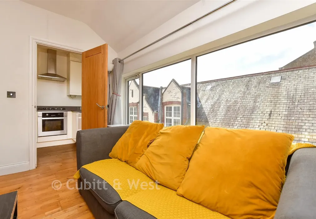 Lounge/Diner - Avenue Road, Sutton, Surrey - Wards of Kent