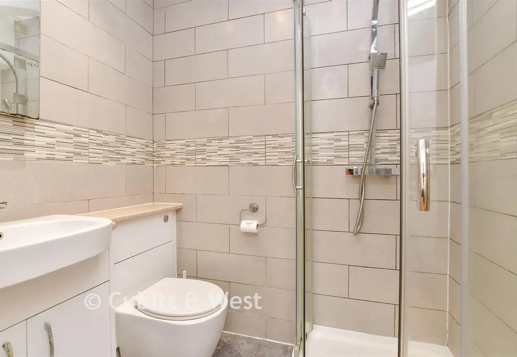 Shower Room - Avenue Road, Sutton, Surrey - Wards of Kent