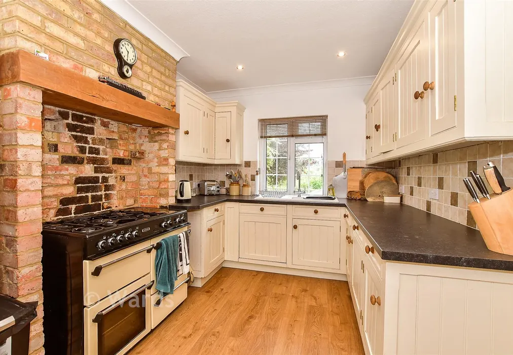 Kitchen - Tanners Hill Gardens, Hythe, Kent - Wards of Kent