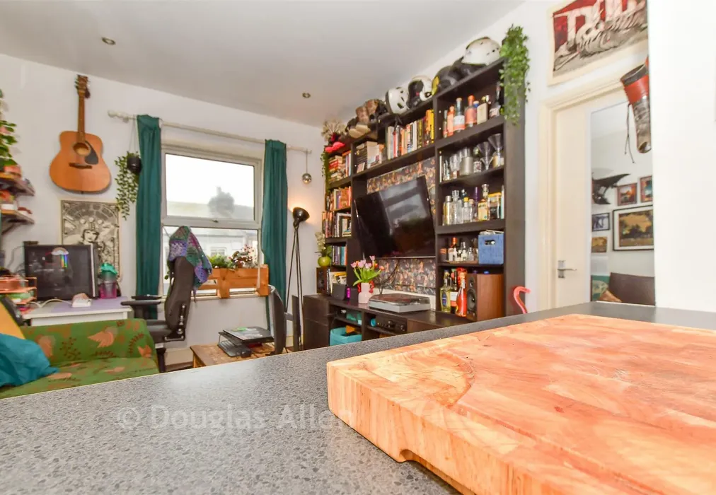 Internal Lifestyle Photograph - Hoe Street, Walthamstow - Wards of Kent