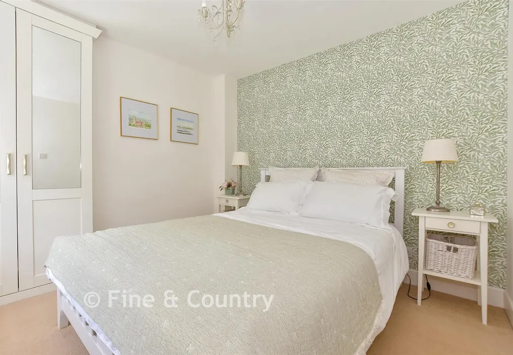 Bedroom 3 - Thorncross Lane, Brighstone, Newport, Isle of Wight - Wards of Kent
