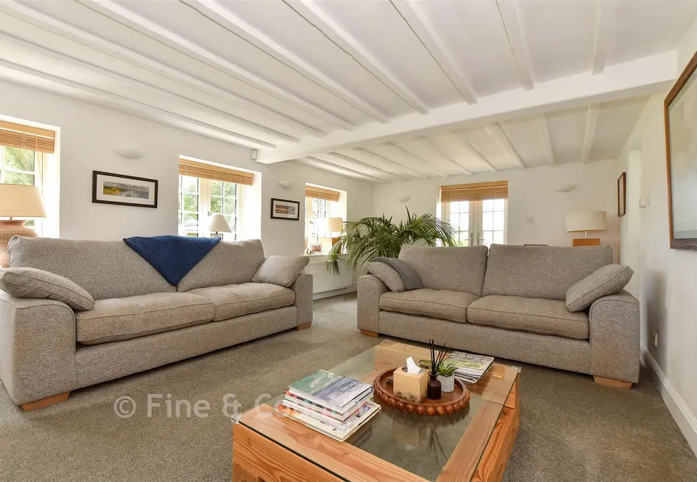 Living Room - Thorncross Lane, Brighstone, Newport, Isle of Wight - Wards of Kent