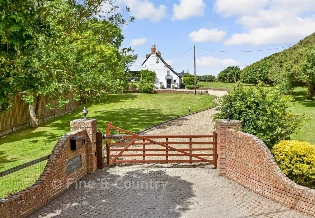 External Lifestyle Photograph - Thorncross Lane, Brighstone, Newport, Isle of Wight - Wards of Kent