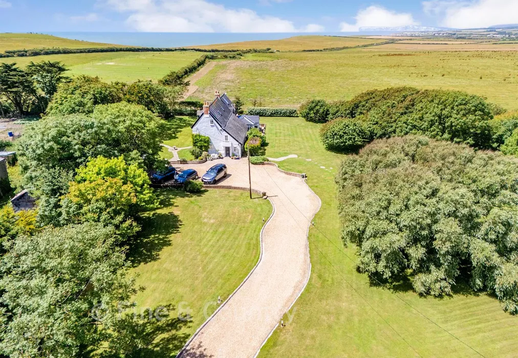 Elevated Side - Thorncross Lane, Brighstone, Newport, Isle of Wight - Wards of Kent