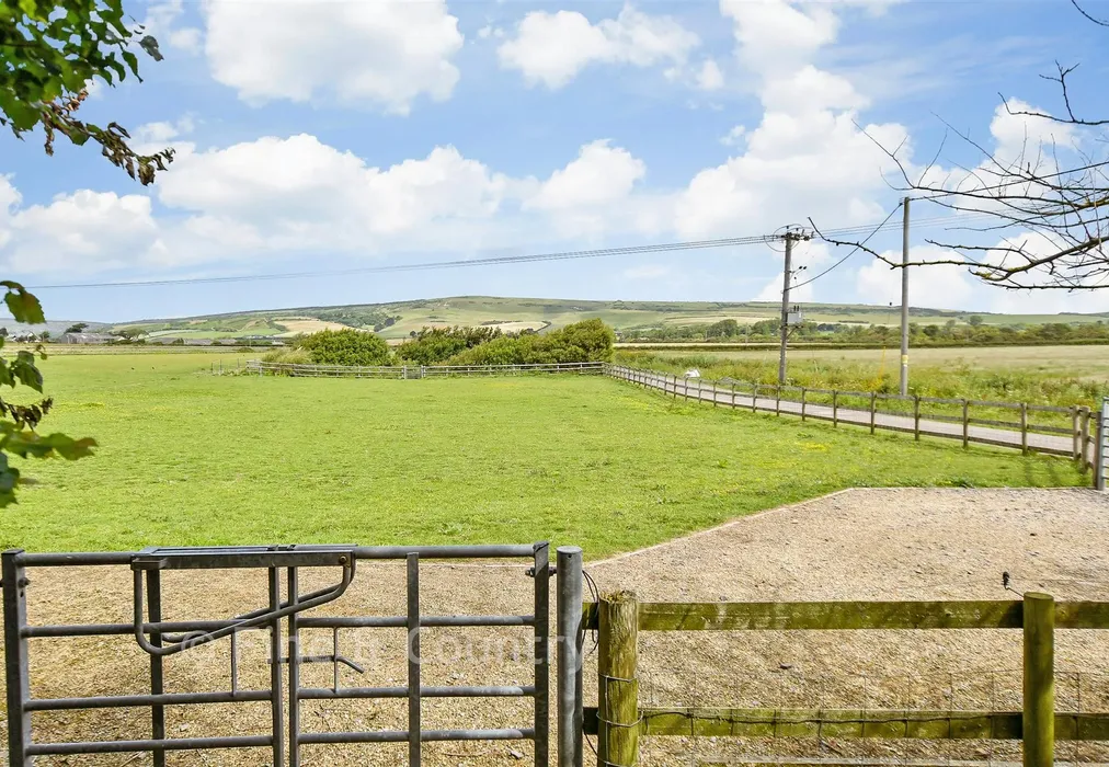 External Feature - Thorncross Lane, Brighstone, Newport, Isle of Wight - Wards of Kent