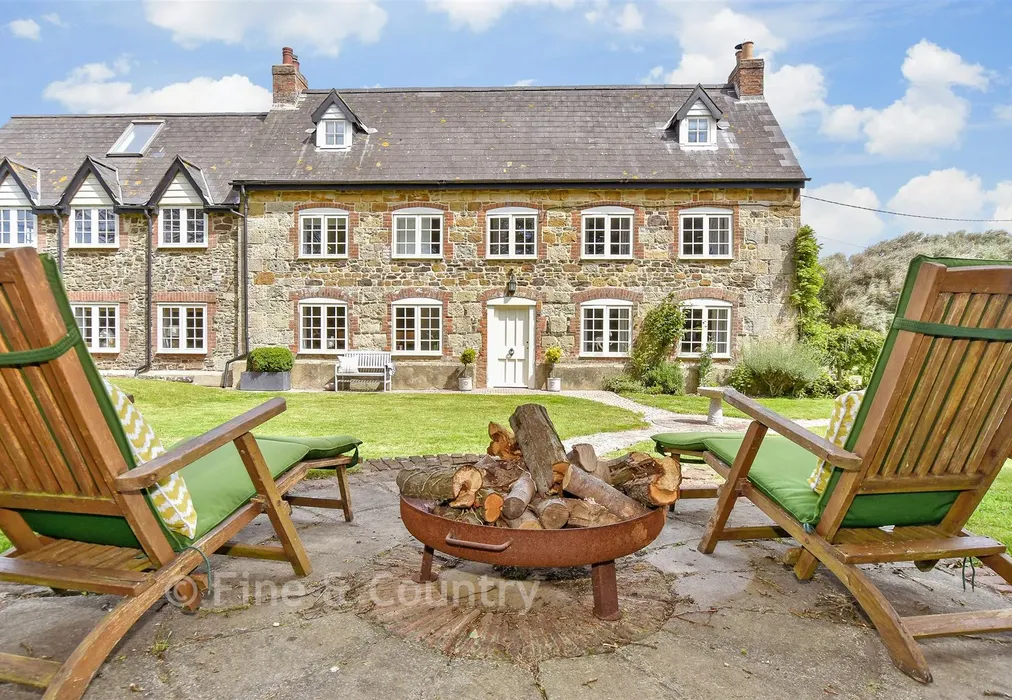 External Lifestyle Photograph - Thorncross Lane, Brighstone, Newport, Isle of Wight - Wards of Kent