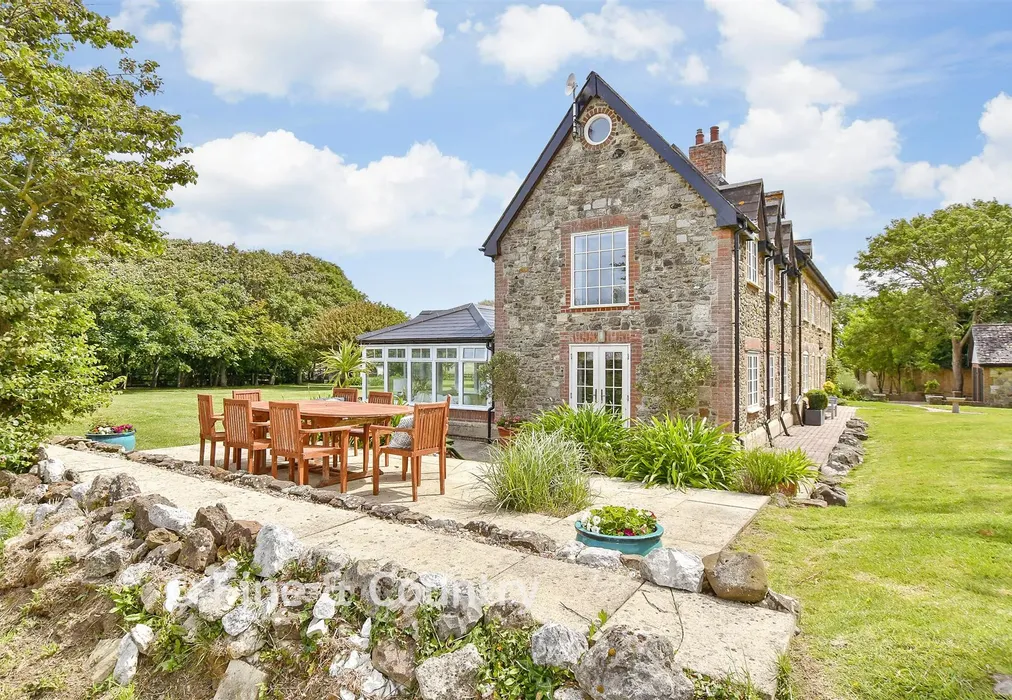 External Lifestyle Photograph - Thorncross Lane, Brighstone, Newport, Isle of Wight - Wards of Kent