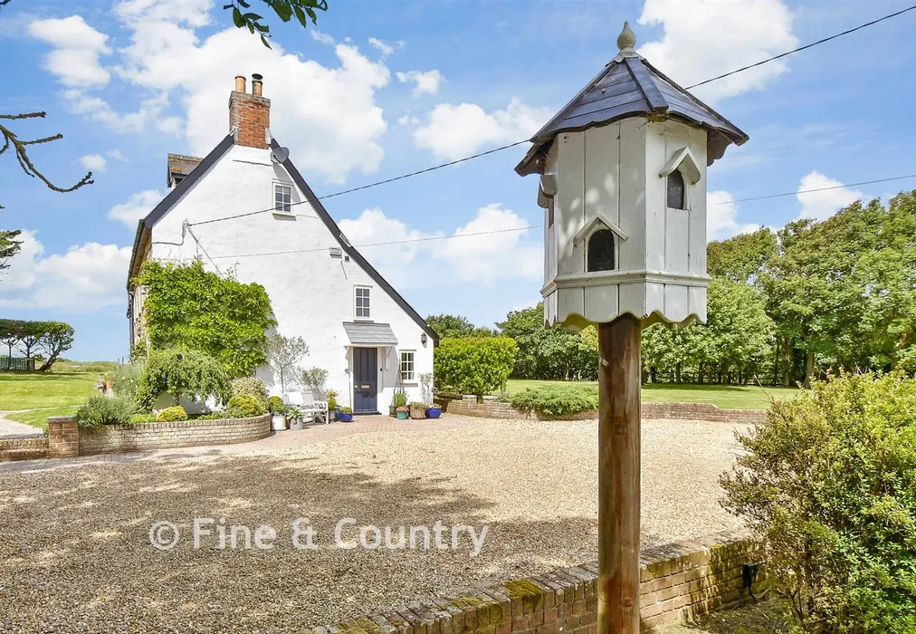 External Lifestyle Photograph - Thorncross Lane, Brighstone, Newport, Isle of Wight - Wards of Kent