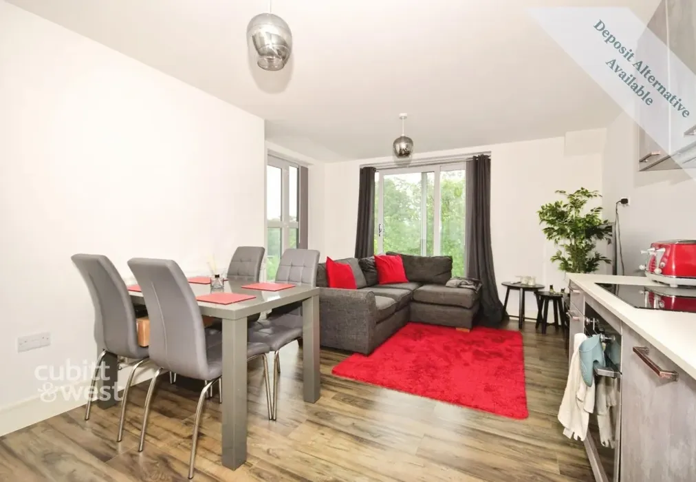 Living Area - Octagon House, Russell Way, RH10 - Wards of Kent