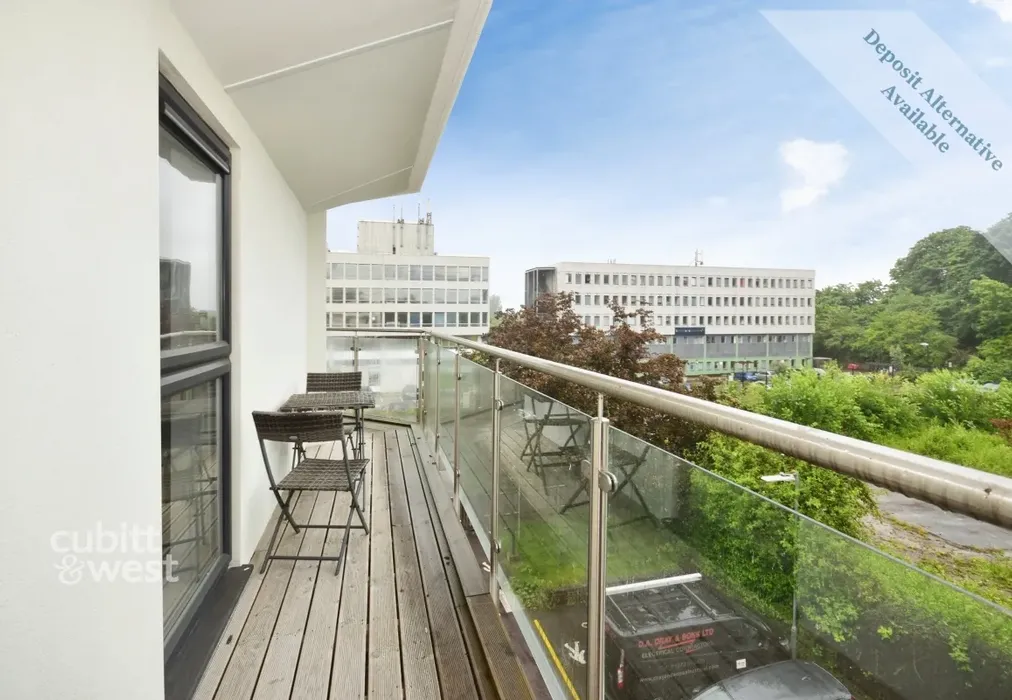 Balcony - Octagon House, Russell Way, RH10 - Wards of Kent