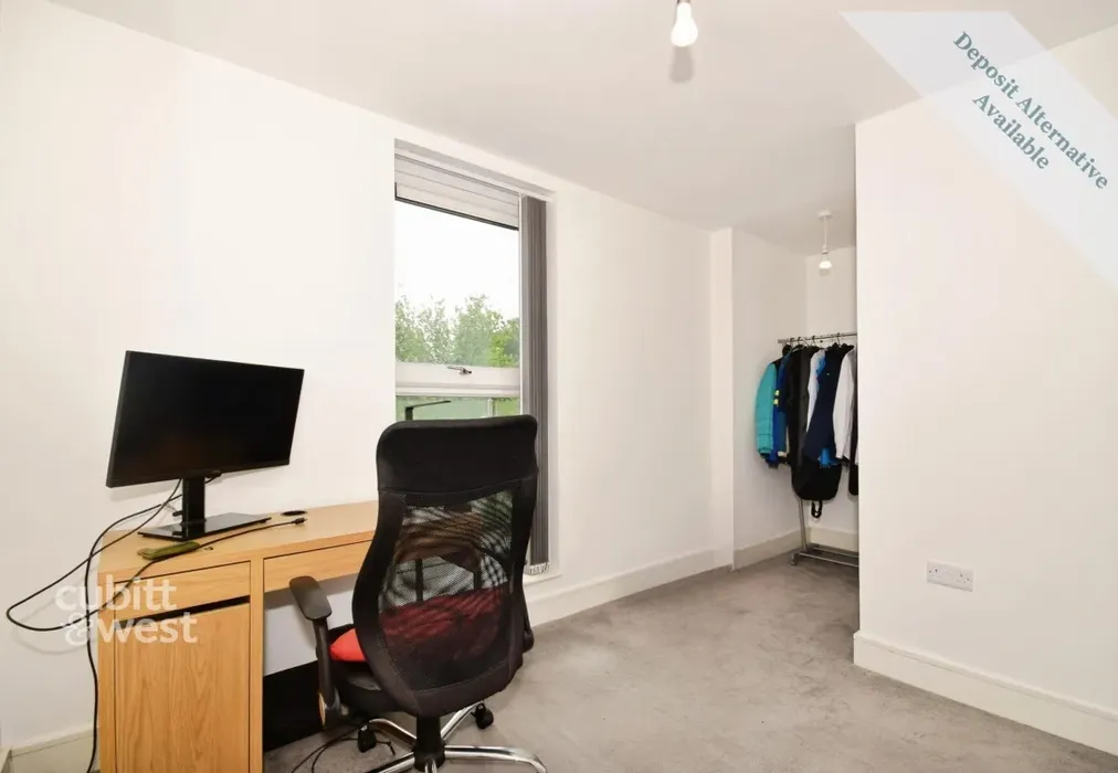Bedroom 2 - Octagon House, Russell Way, RH10 - Wards of Kent