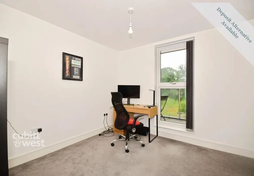 Bedroom 2 - Octagon House, Russell Way, RH10 - Wards of Kent