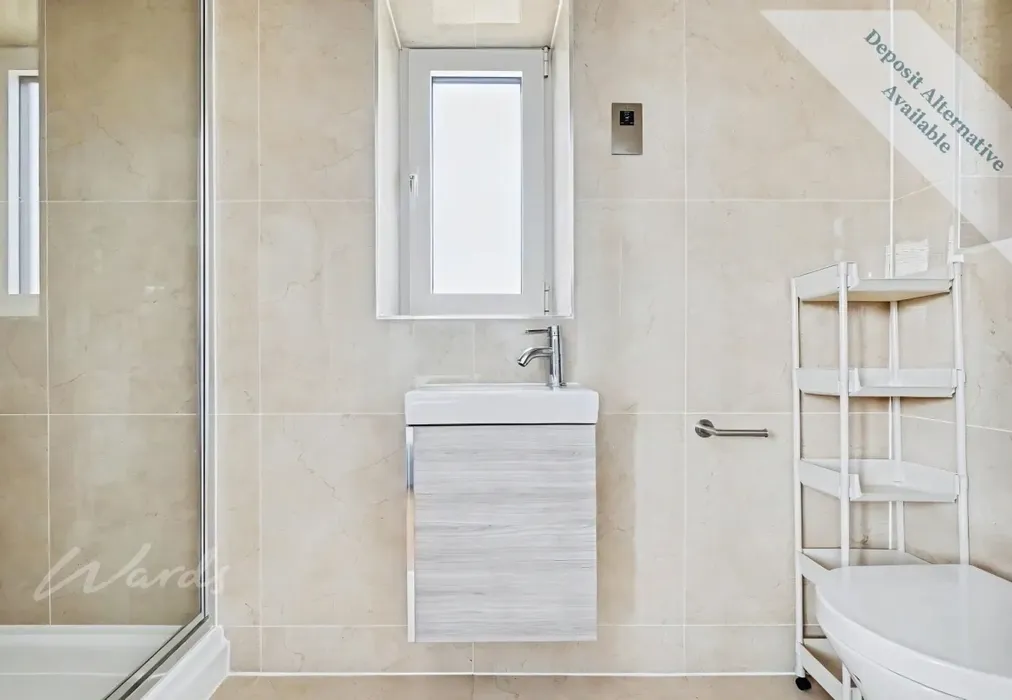 pheonix ensuite - Phoenix Mews Bluebell Hill ME5 - Wards of Kent