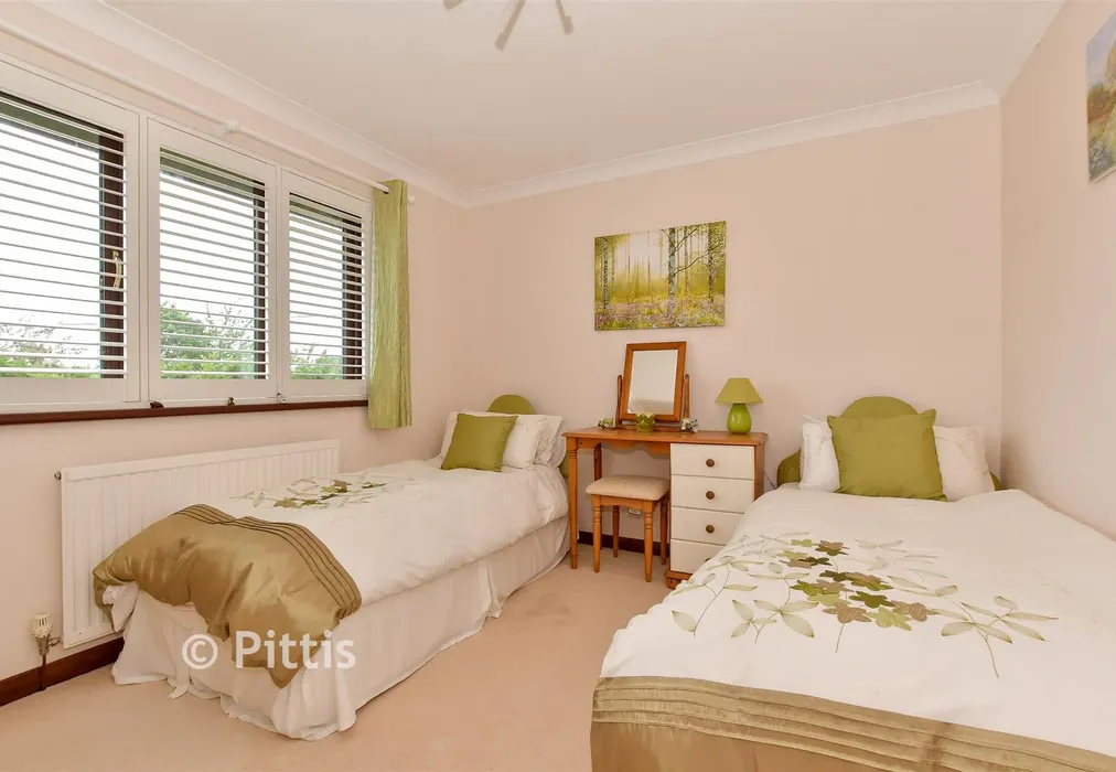 Bedroom 4 - Sandy Lane, Shanklin, Isle of Wight - Wards of Kent