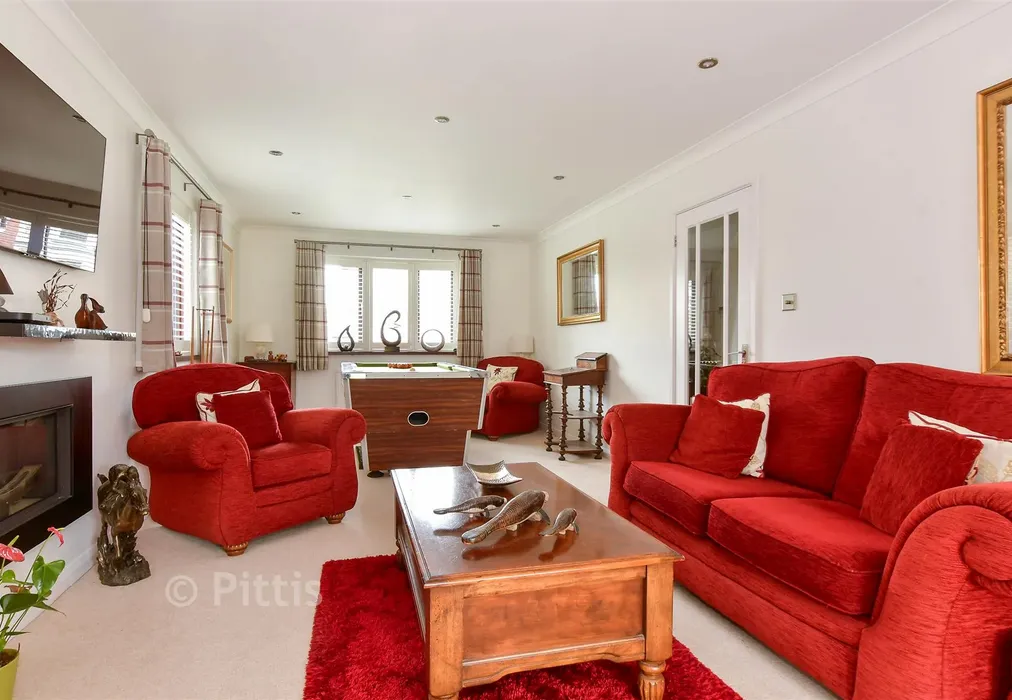 Lounge - Sandy Lane, Shanklin, Isle of Wight - Wards of Kent