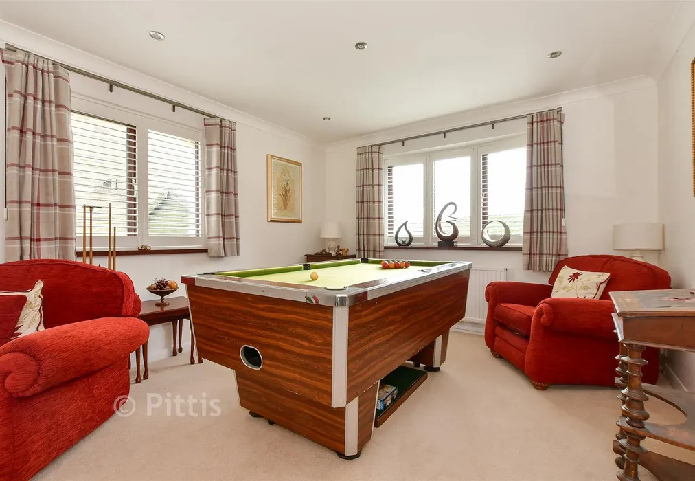 Lounge - Sandy Lane, Shanklin, Isle of Wight - Wards of Kent