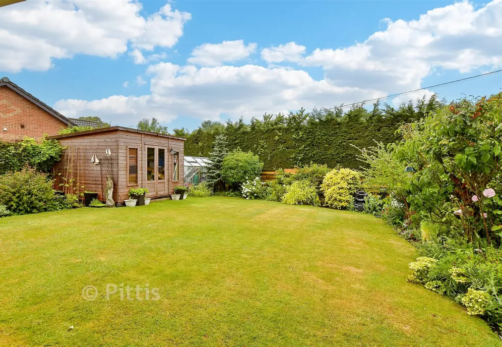 Rear Garden - Sandy Lane, Shanklin, Isle of Wight - Wards of Kent