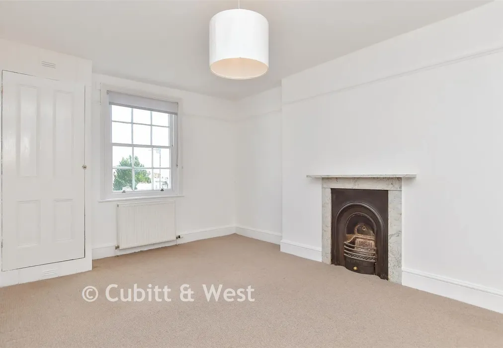 Bedroom 1 - Montpelier Road, Brighton, East Sussex - Wards of Kent