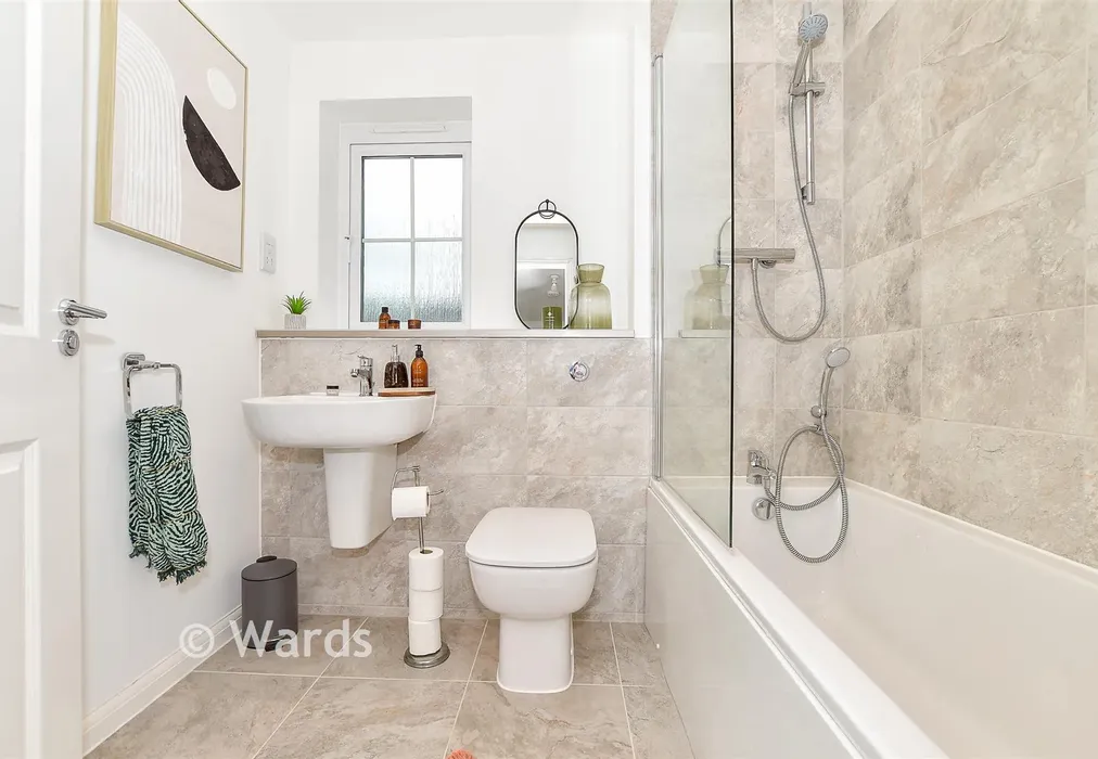 Bathroom - Tyler Road, Staplehurst, Tonbridge, Kent - Wards of Kent