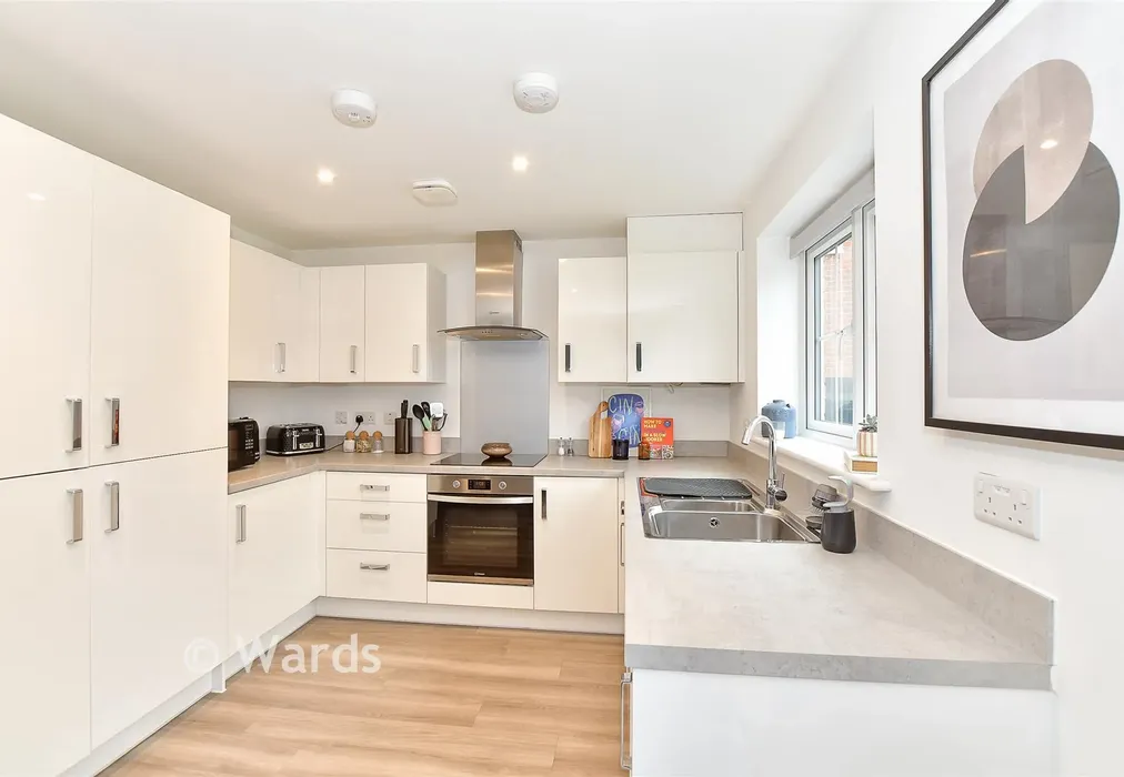 Kitchen - Tyler Road, Staplehurst, Tonbridge, Kent - Wards of Kent