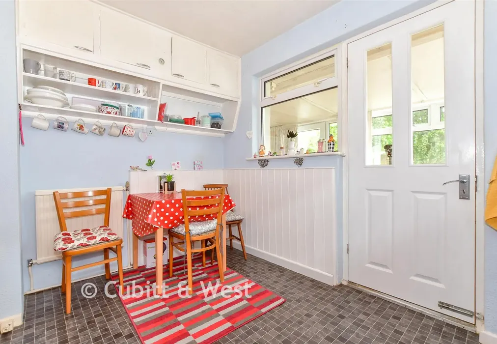 Kitchen - Cherry Tree Avenue, Waterlooville, Hampshire - Wards of Kent