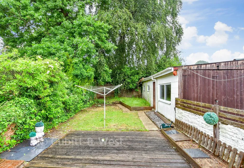 Rear Garden - Cherry Tree Avenue, Waterlooville, Hampshire - Wards of Kent