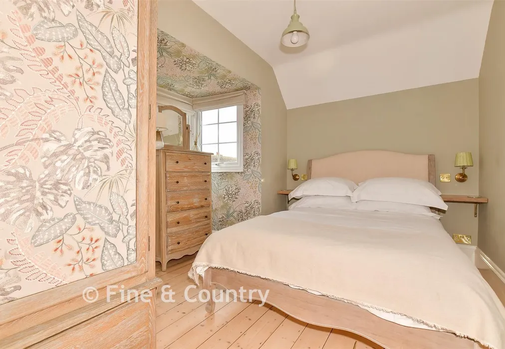 Bedroom 4 - Oxenden Square, Herne Bay, Kent - Wards of Kent