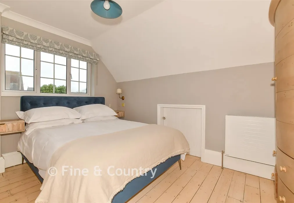 Bedroom 2 - Oxenden Square, Herne Bay, Kent - Wards of Kent