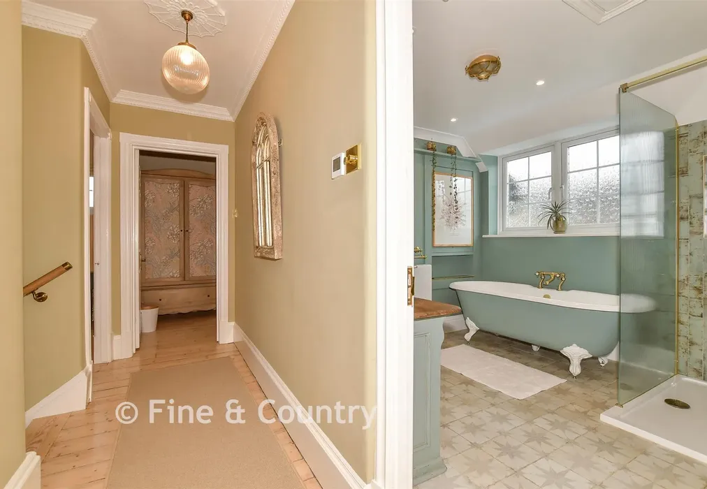 Internal Lifestyle Photograph - Oxenden Square, Herne Bay, Kent - Wards of Kent