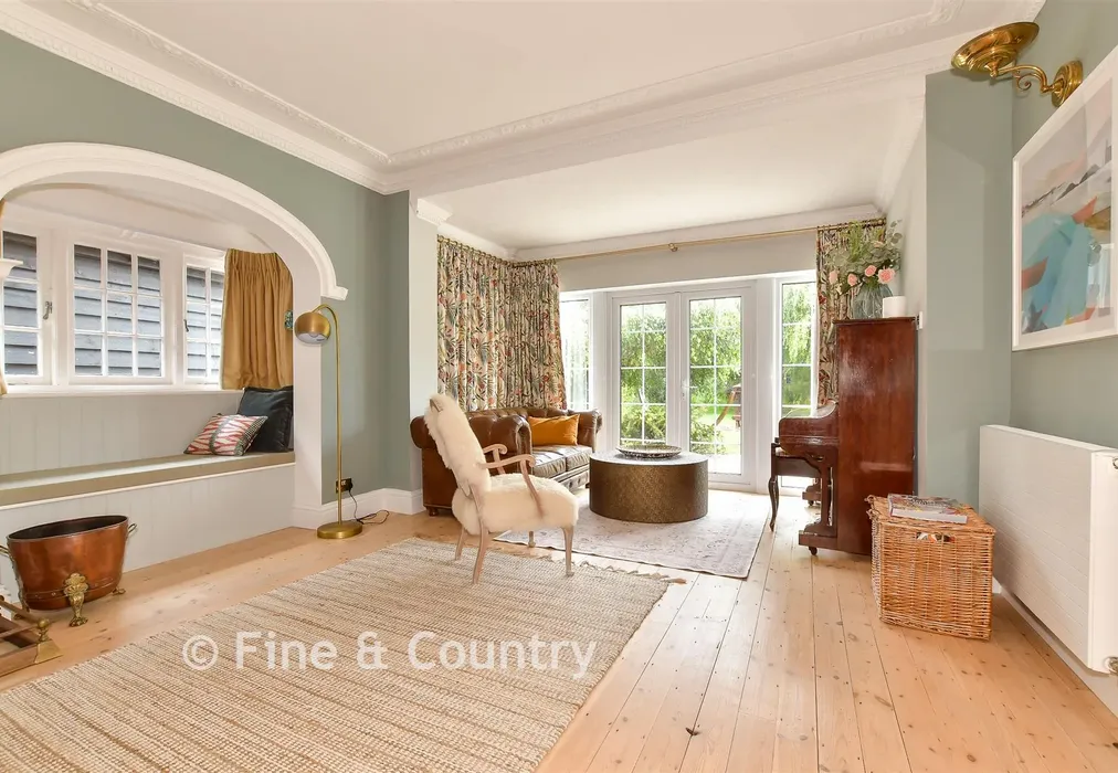 Living Room - Oxenden Square, Herne Bay, Kent - Wards of Kent