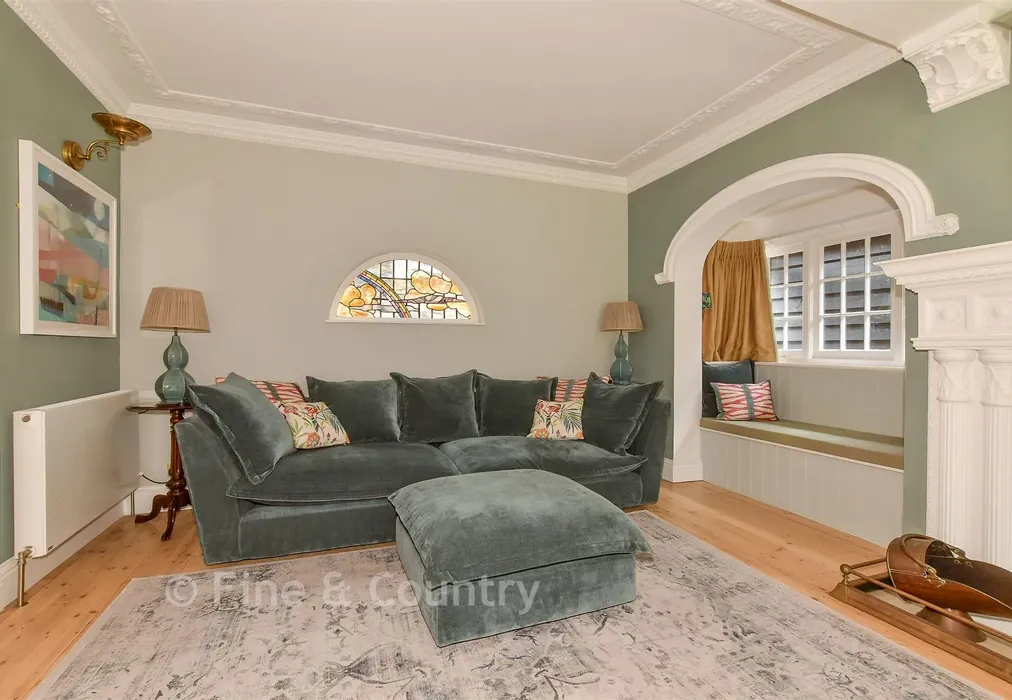 Living Room - Oxenden Square, Herne Bay, Kent - Wards of Kent