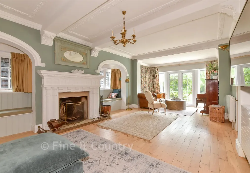 Living Room - Oxenden Square, Herne Bay, Kent - Wards of Kent